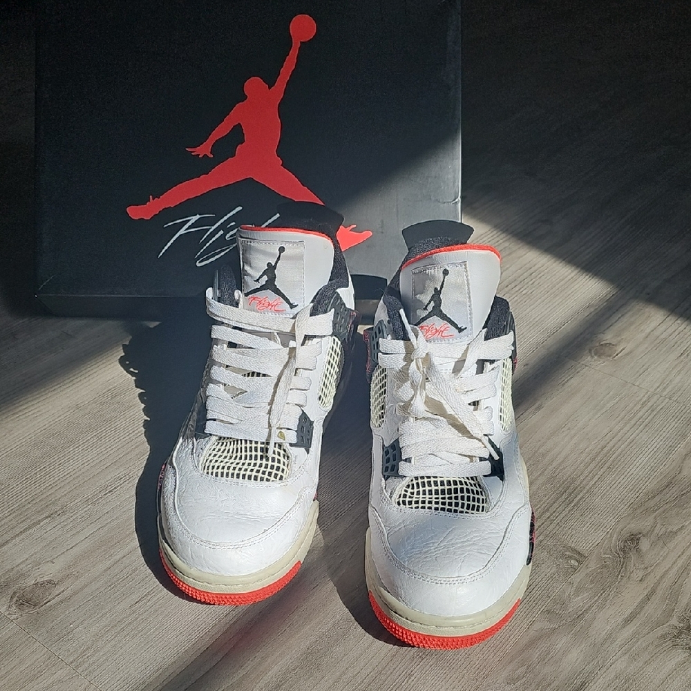 Jordan Athletic Shoes White and Red